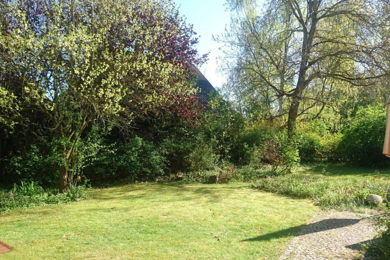 Sonniges Haeuschen Mit Garten Брауншвайг Екстериор снимка