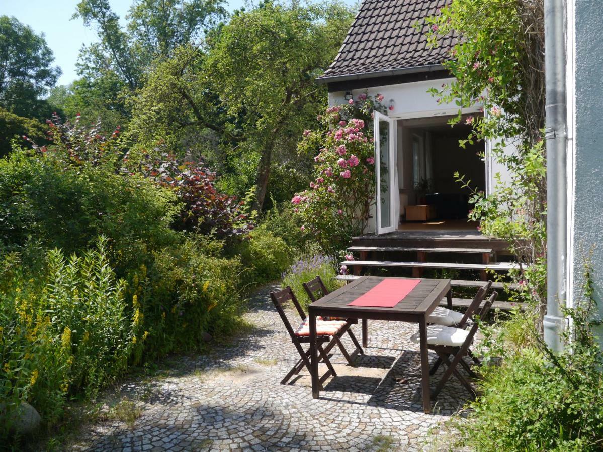 Sonniges Haeuschen Mit Garten Брауншвайг Екстериор снимка